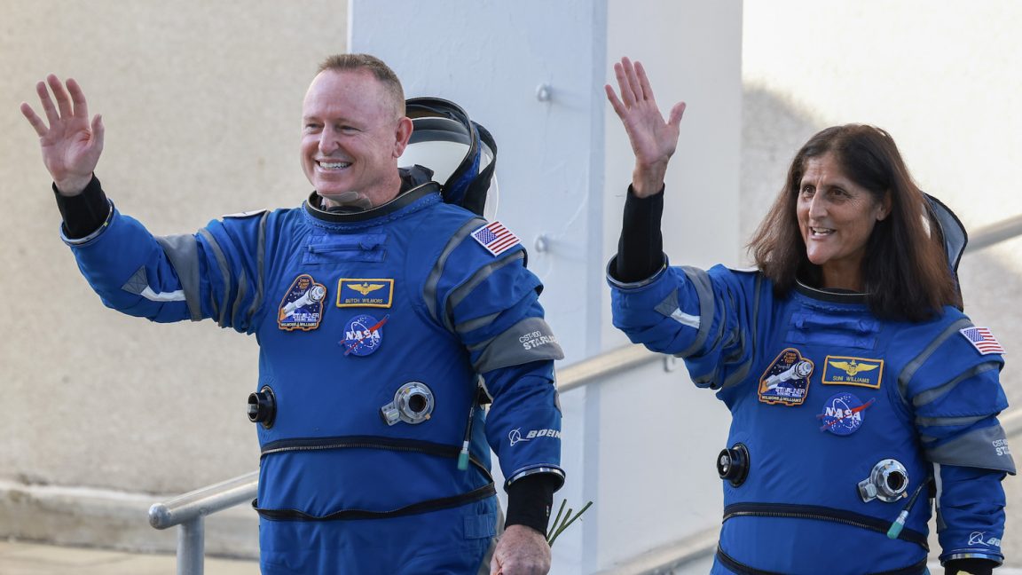 The long-planned return of two astronauts from space is now a political issue