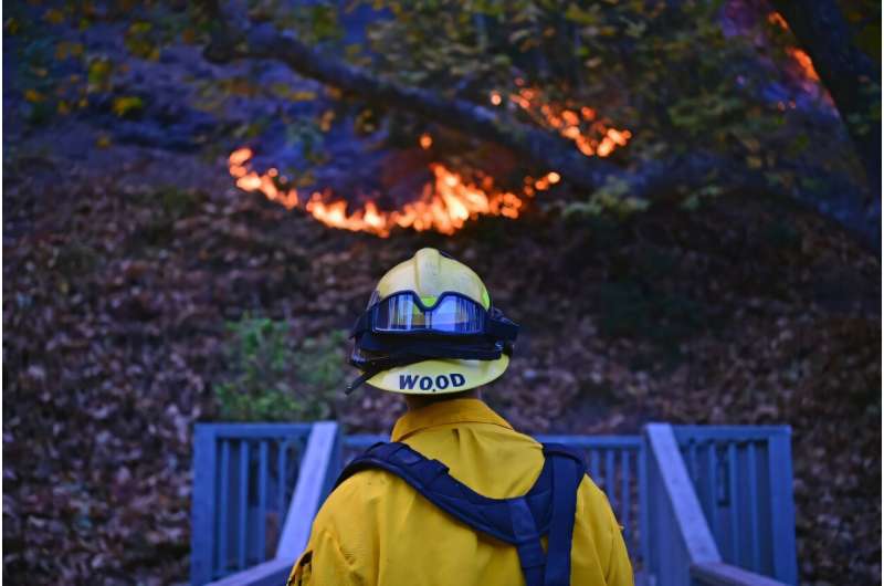 ‘Dangerous and strong’ winds threaten to spread LA inferno