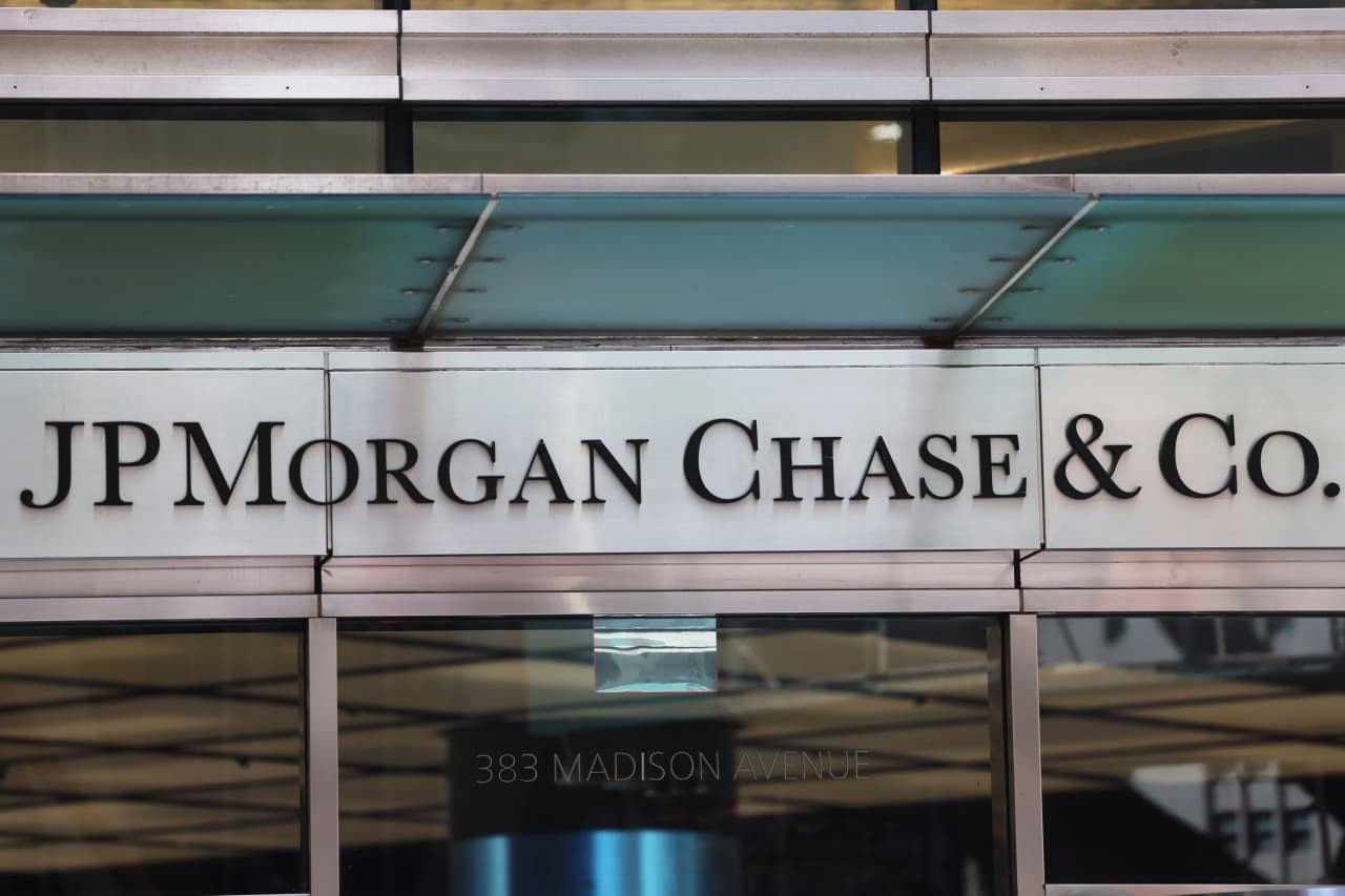 JPMorgan Chase is the best performer among U.S. banks. What that means for investors.