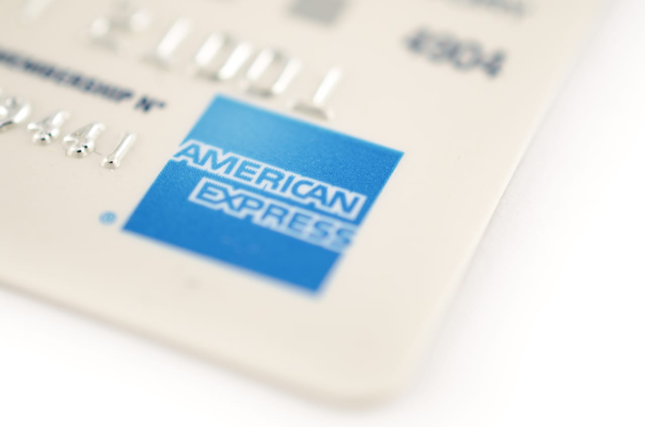 Amex sees spending growth accelerate as it projects upbeat sales this year