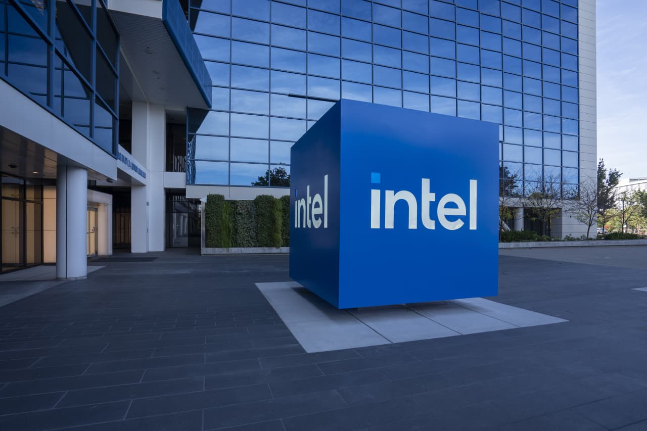 Intel’s forecast missed by a mile. Here’s why the stock is rising anyway.