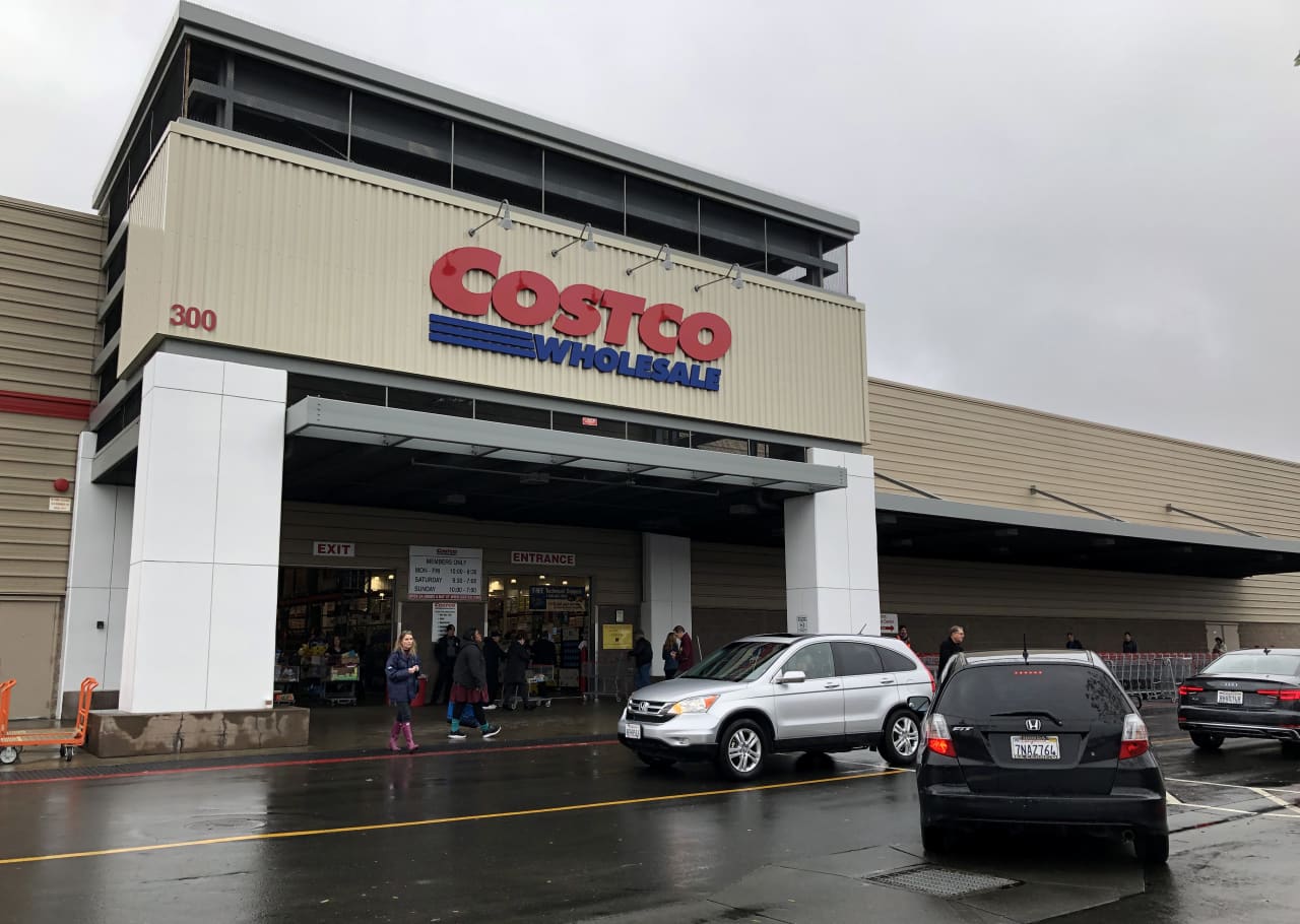 Costco’s online sales got a boost from a late Thanksgiving