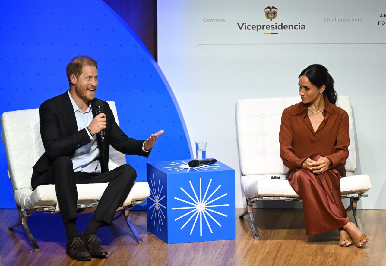 Prince Harry and Meghan Markle called ‘entitled’ by anonymous neighbors who say they’ve brought unwelcome tourists