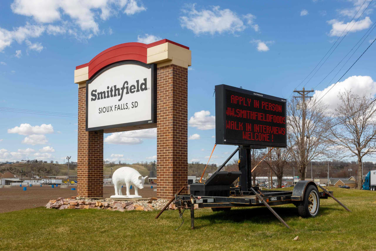 Bacon maker Smithfield Foods’ IPO tips scales at B with eye on growth