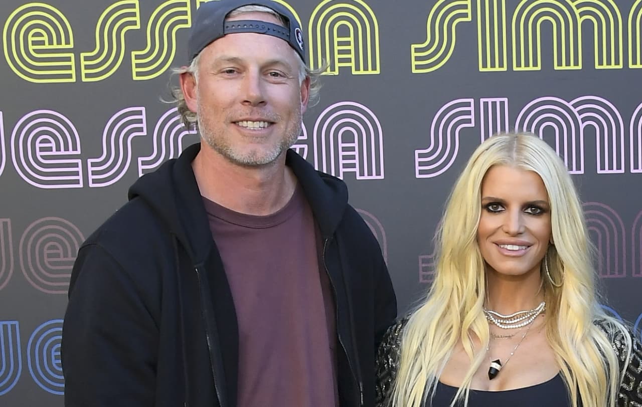 Jessica Simpson and Eric Johnson split; she fled her  million L.A. home in fire