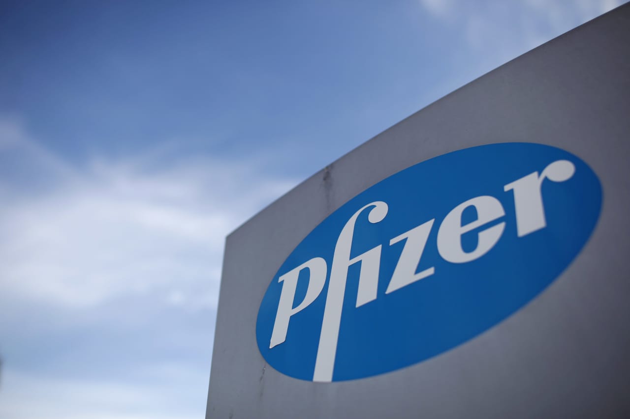 Pfizer stock climbs on Q4 revenue and earnings beat, reaffirmed guidance